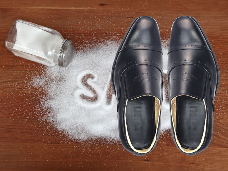 Tận dụng muối để khử mùi giày