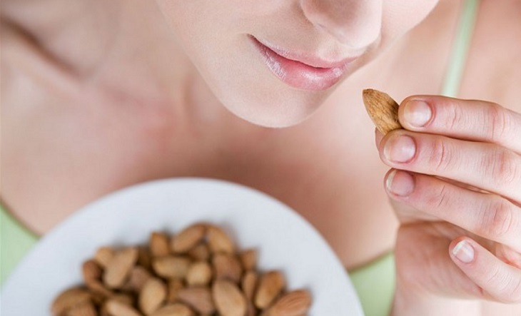 Ăn một số loại hạt để giúp giảm mỡ mặt