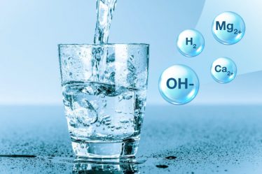 Nước ion kiềm là nước được tạo ra nhờ công nghệ điện giải