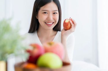 Ăn táo có thể giảm nguy cơ của bệnh phổi tắc nghẽn mạn tính. Ảnh: Freepik